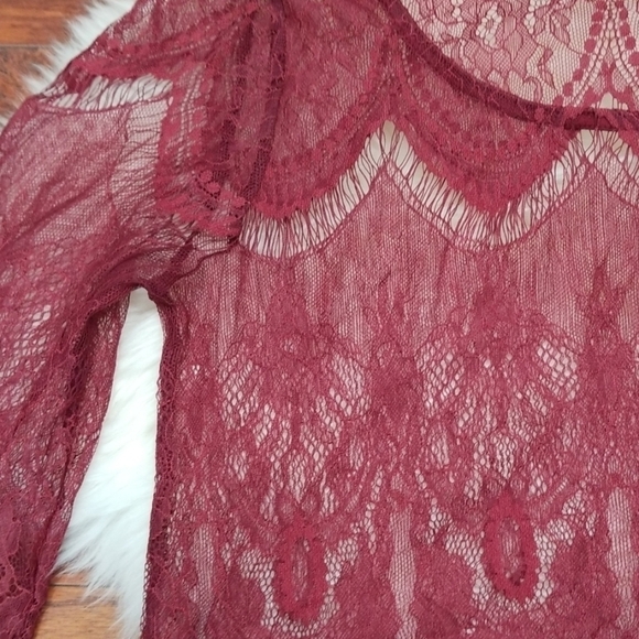 Hesperas Lace Bell sleeve Blouse - Picture 3 of 5